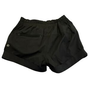 Lululemon Athletica Women 6 Black Elastic spring break Athletic Short drawstring